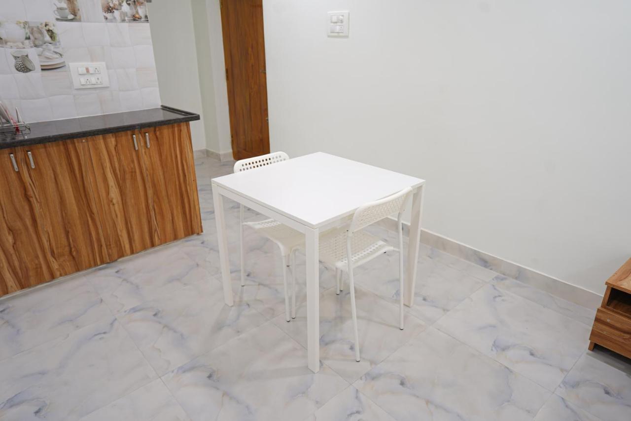 Mahasri Studio Apartments- Brand New Fully Furnished Air Conditioned Studio Apartments Тирупати Екстериор снимка
