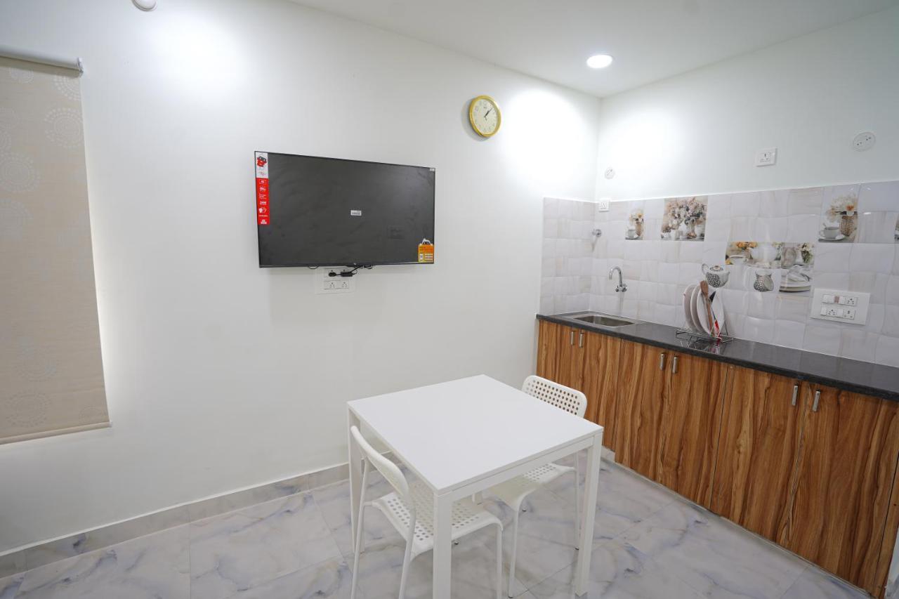 Mahasri Studio Apartments- Brand New Fully Furnished Air Conditioned Studio Apartments Тирупати Екстериор снимка