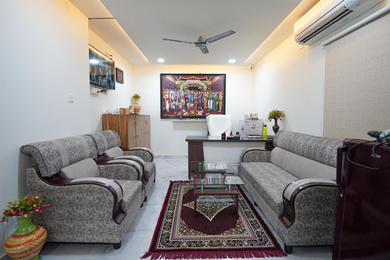 Mahasri Studio Apartments- Brand New Fully Furnished Air Conditioned Studio Apartments Тирупати Екстериор снимка